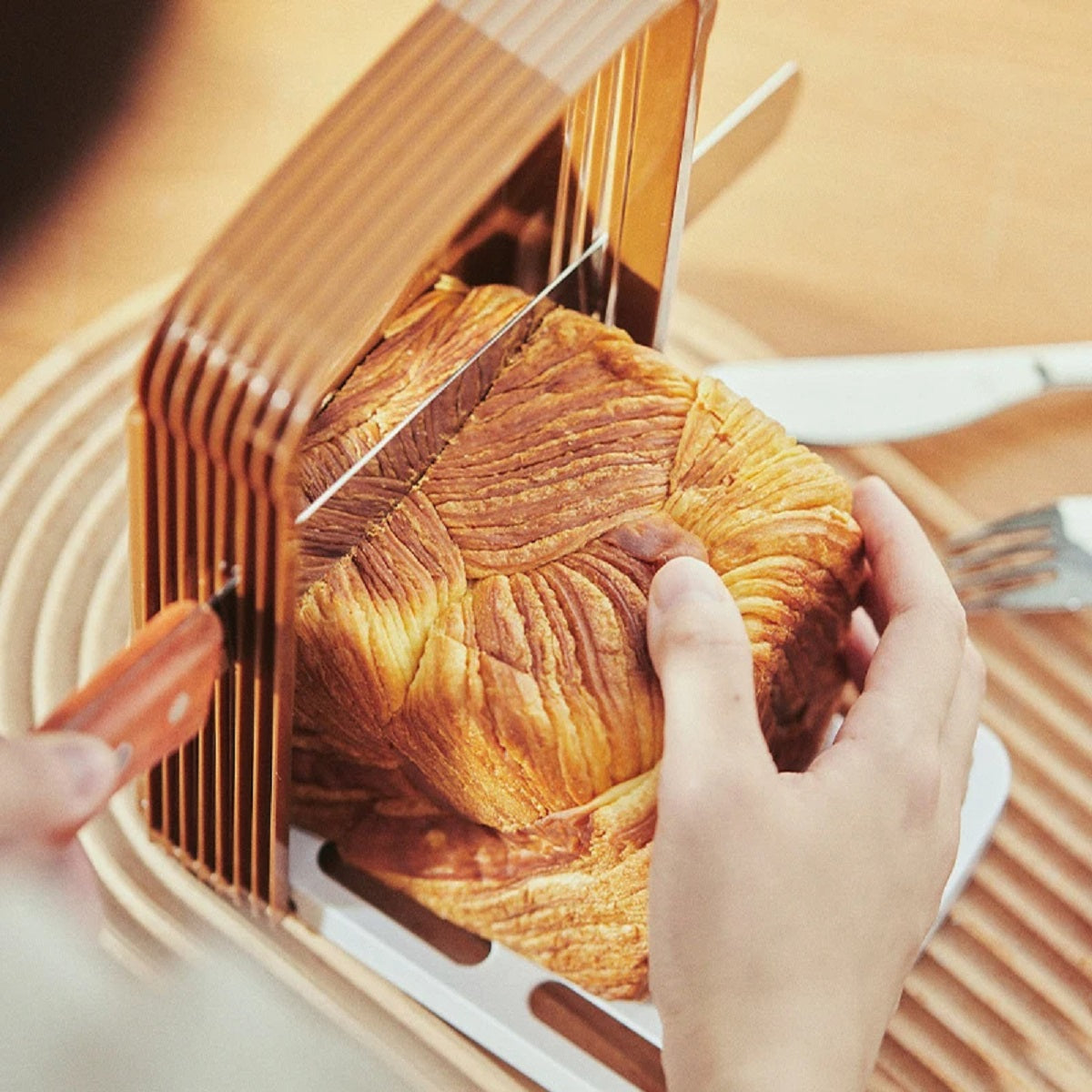 Foldable Plastic Bread Slicing Stand for Toast
