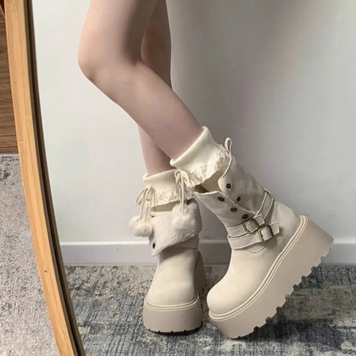 Fur Lined Outdoor Shoes for Women - Thick Sole Platform Snow Boots