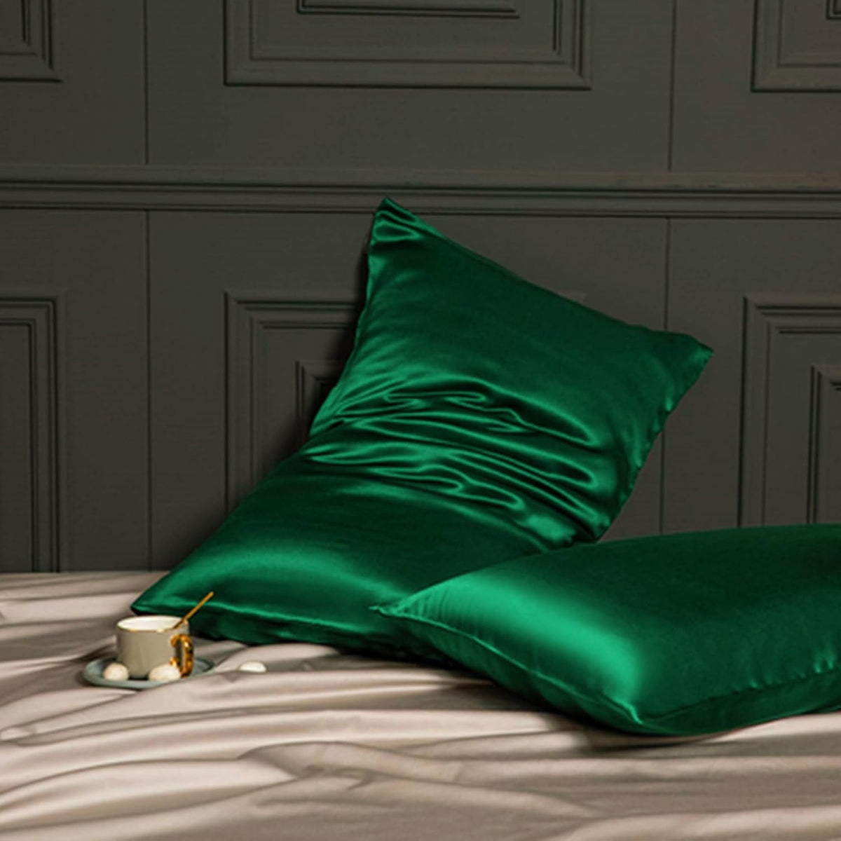 Silk Pillowcase Made from Mulberry for Hair and Skin Care