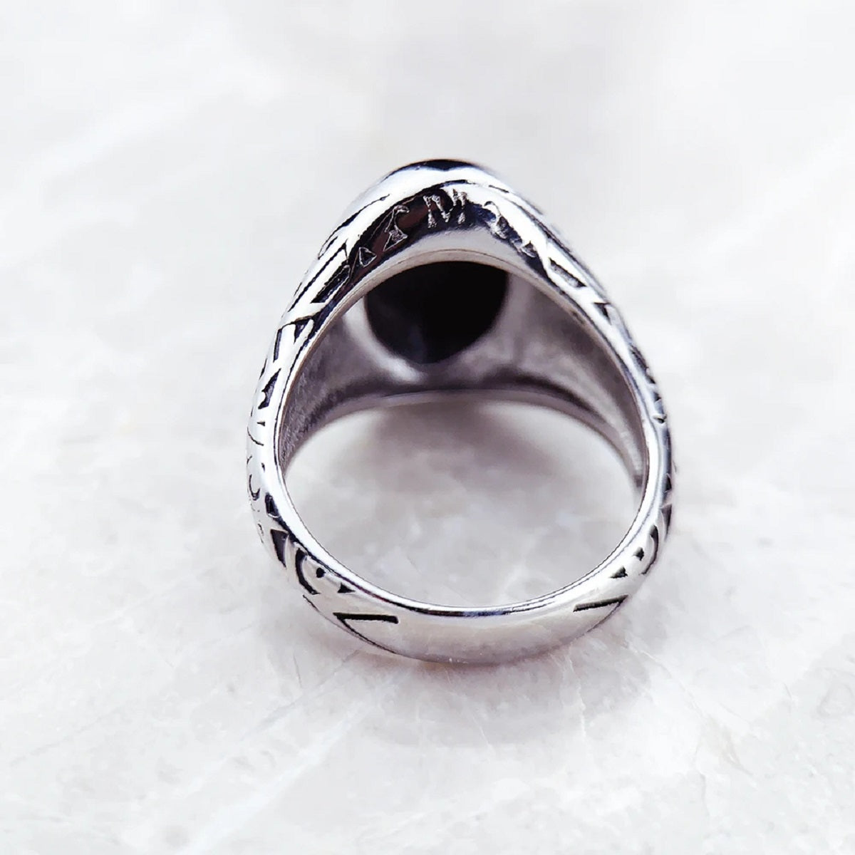 Black Oval Signet Ring in Vintage 925 Sterling Silver