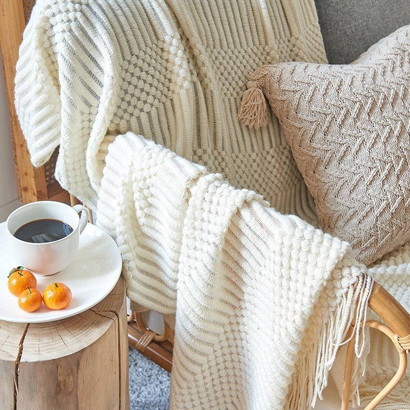 Cozy Knitted Throw Blanket for Comfortable Sofa Use
