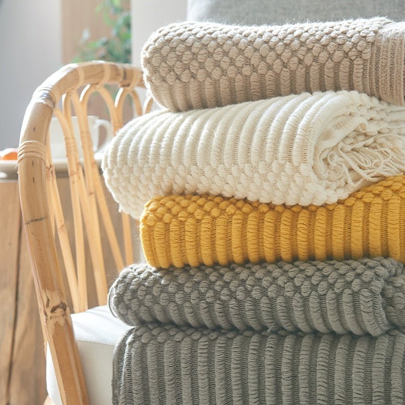 Cozy Knitted Throw Blanket for Comfortable Sofa Use