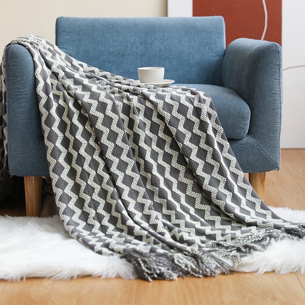 Cozy Knitted Throw Blanket for Comfortable Sofa Use