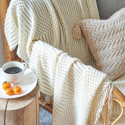 Cozy Knitted Throw Blanket for Comfortable Sofa Use