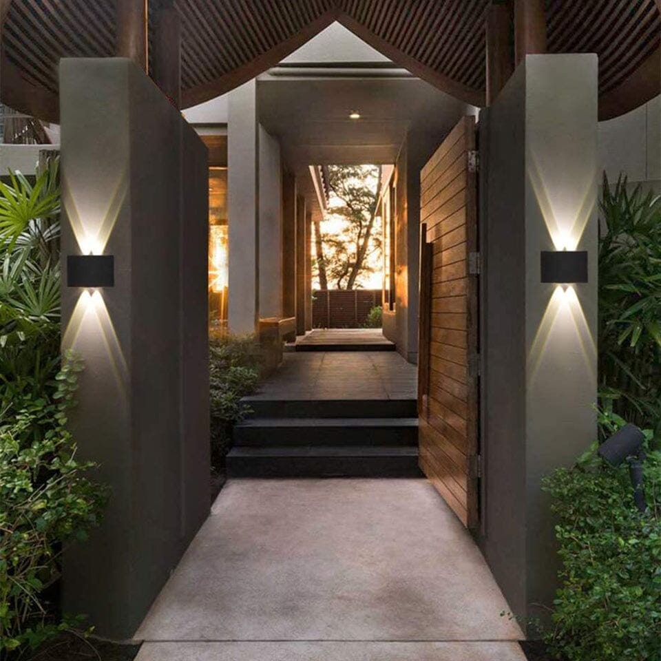 Sleek LED Outdoor Wall Light with Dual Direction Illumination