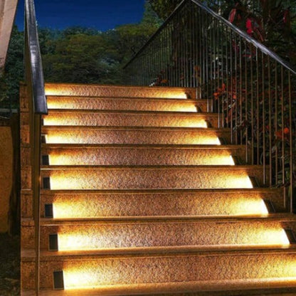 Weather-Resistant Outdoor Solar Stair Lighting for Modern Aesthetics
