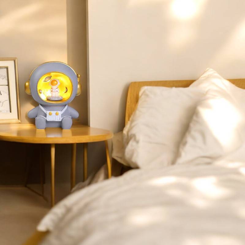 2-in-1 Night Light and Astronaut Piggy Bank for Children
