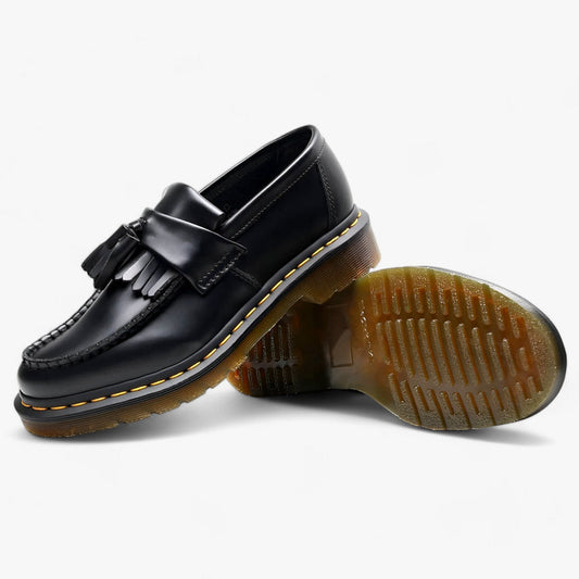 Elegant Loafers with Tassels and Round Toe in Classic Polished Design