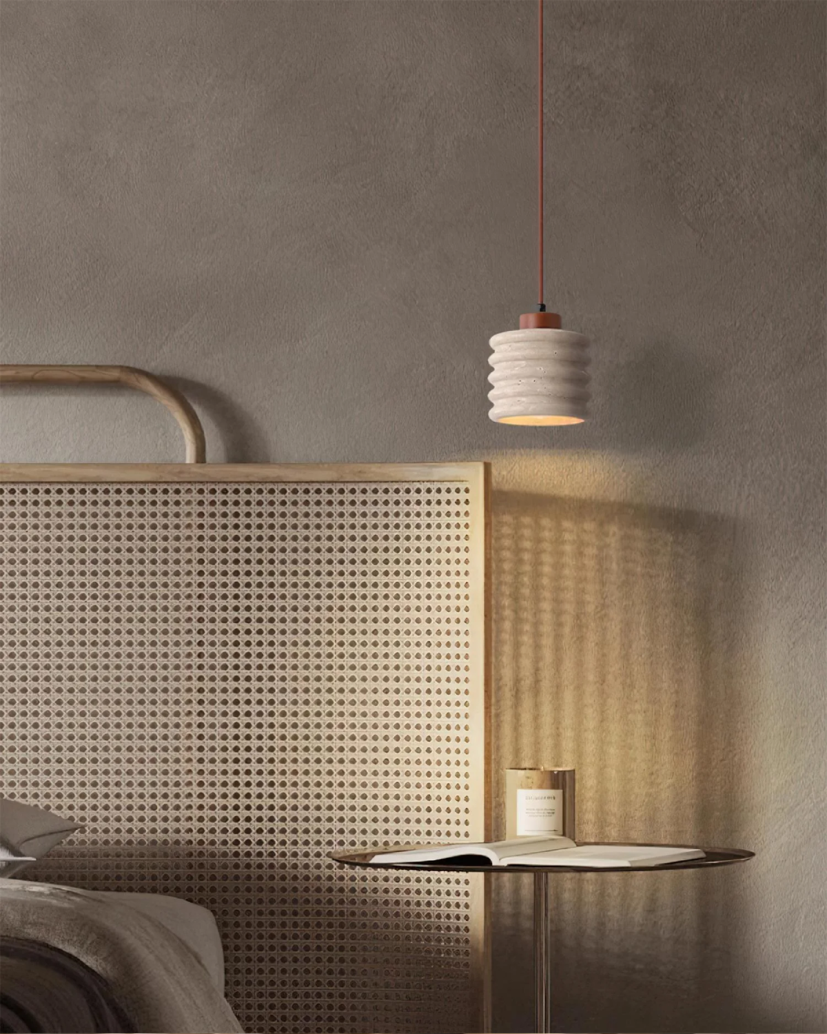 Ceramic Pendant Light with Wavy Shade – Japandi Style for Bedside Illumination