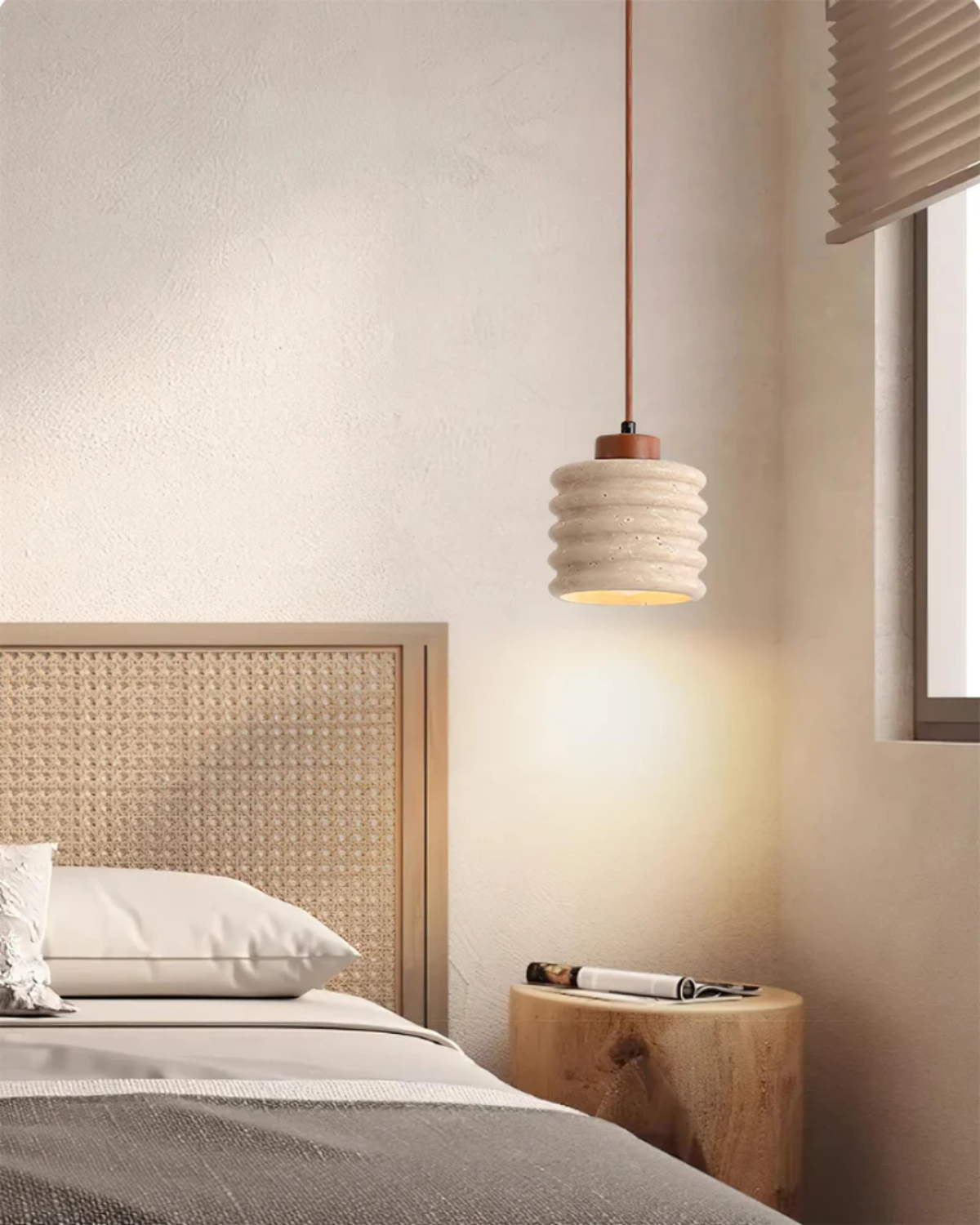 Ceramic Pendant Light with Wavy Shade – Japandi Style for Bedside Illumination