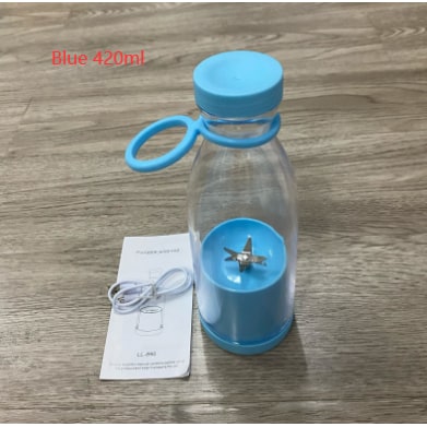 Compact Smoothie Maker with Robust Blades and USB Charging