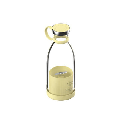 Compact Smoothie Maker with High-Efficiency Blades and USB Charging