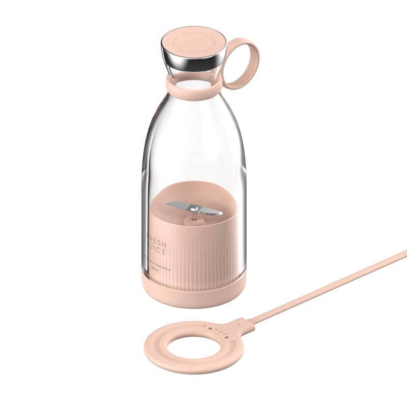Compact Smoothie Maker with Robust Blades and USB Charging