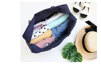 Lightweight Water-Resistant Foldable Travel Bag for Easy Packing