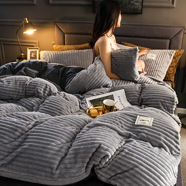 Luxurious Soft Velvet Bedding Set | Cozy & Easy Care for Comfort