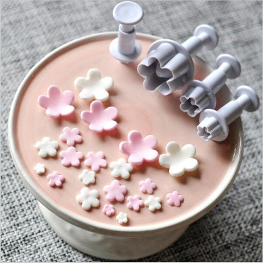 4-Piece Blossom-Shaped Pastry Decoration Kit