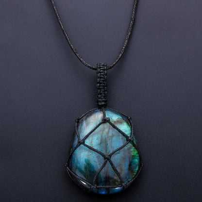 Labradorite Necklace – Mystical and Energizing Jewelry for Personal Strength