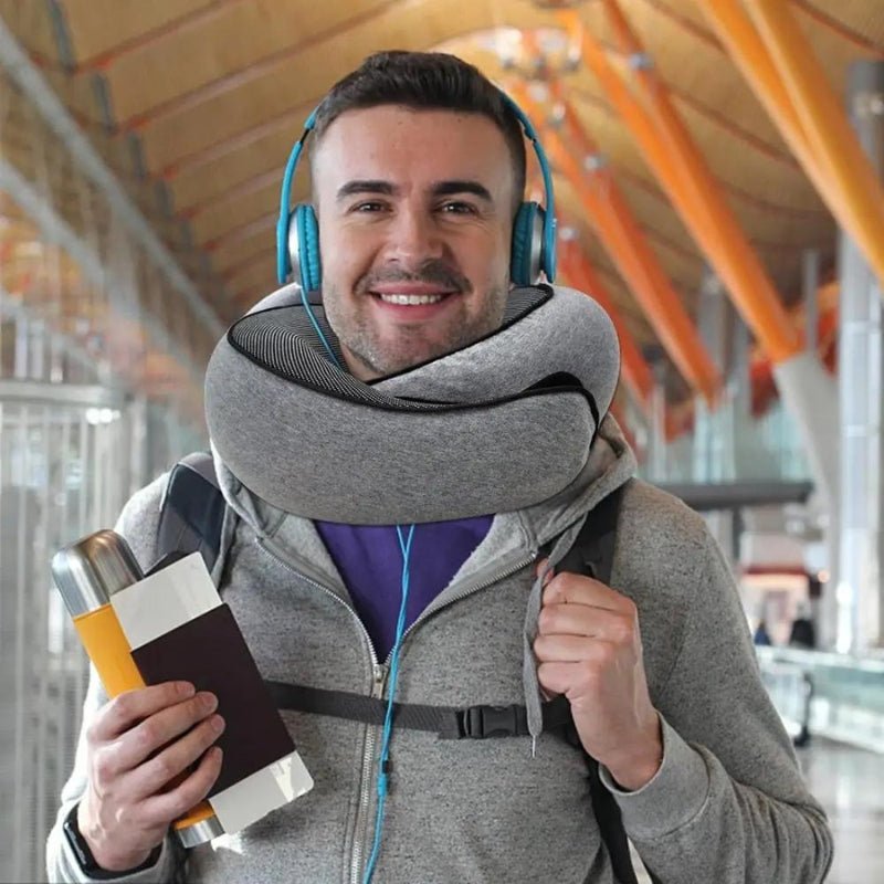 Ergonomic Travel Pillow in Memory Foam with Compression Bag and Strap – 31x26x14 cm for Airplane, Car, and Train