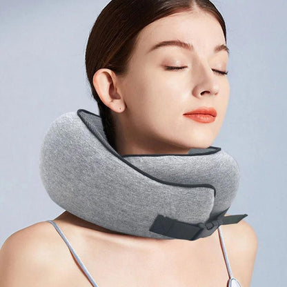 Ergonomic Travel Pillow in Memory Foam with Compression Bag and Strap – 31x26x14 cm for Airplane, Car, and Train