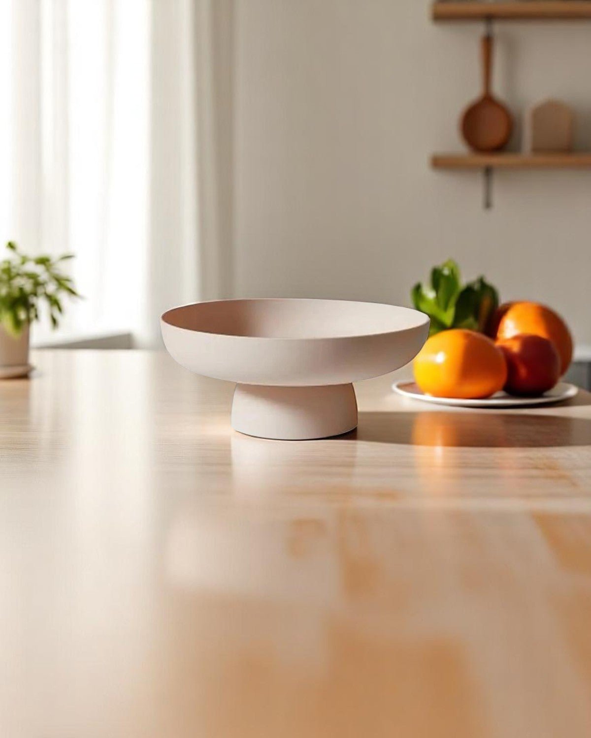 Vintage-Inspired Serving Bowl – Elegant Design for Stylish Dining