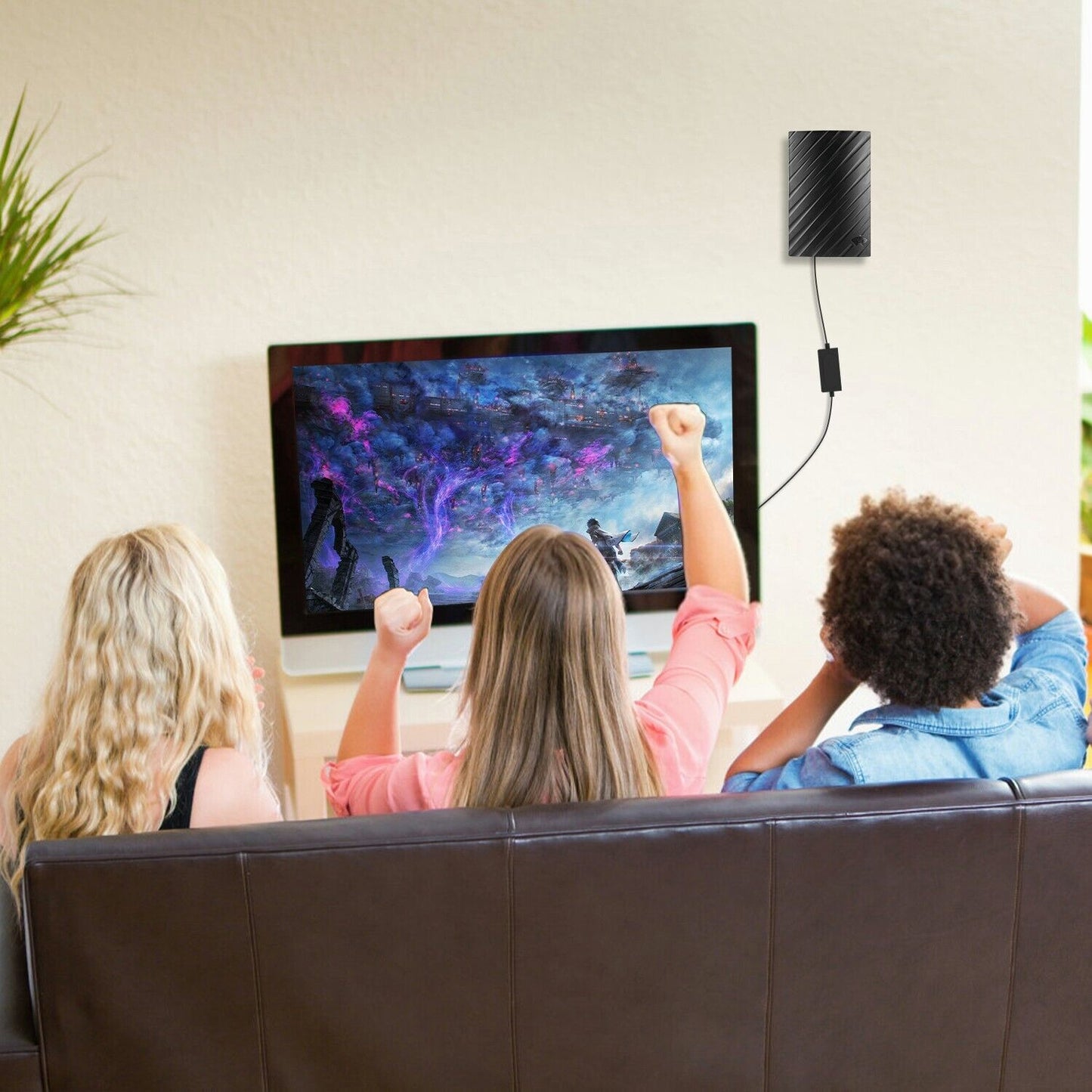 Antenna for 4K HDTV Signal Boosting with Extensive Range