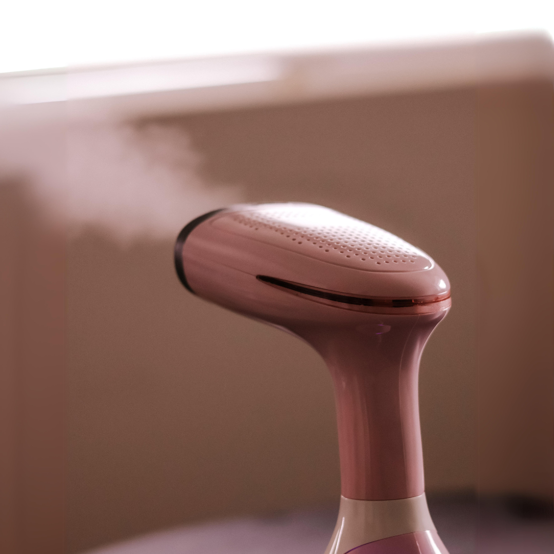 Compact Garment Steamer for Effortless Clothing Care