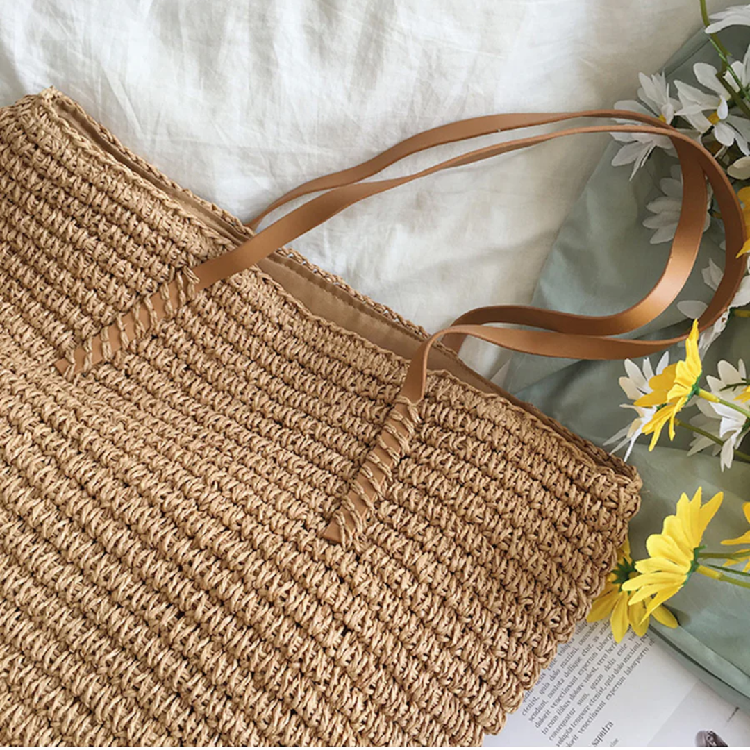 Woven Chic Handbag with Shoulder Strap for Everyday Use
