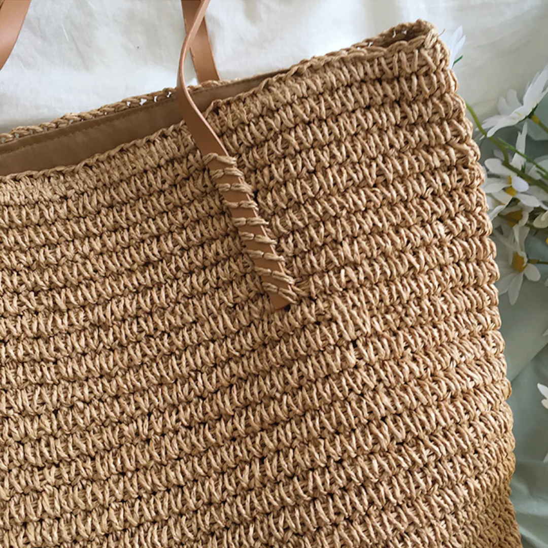 Woven Chic Handbag with Shoulder Strap for Everyday Use