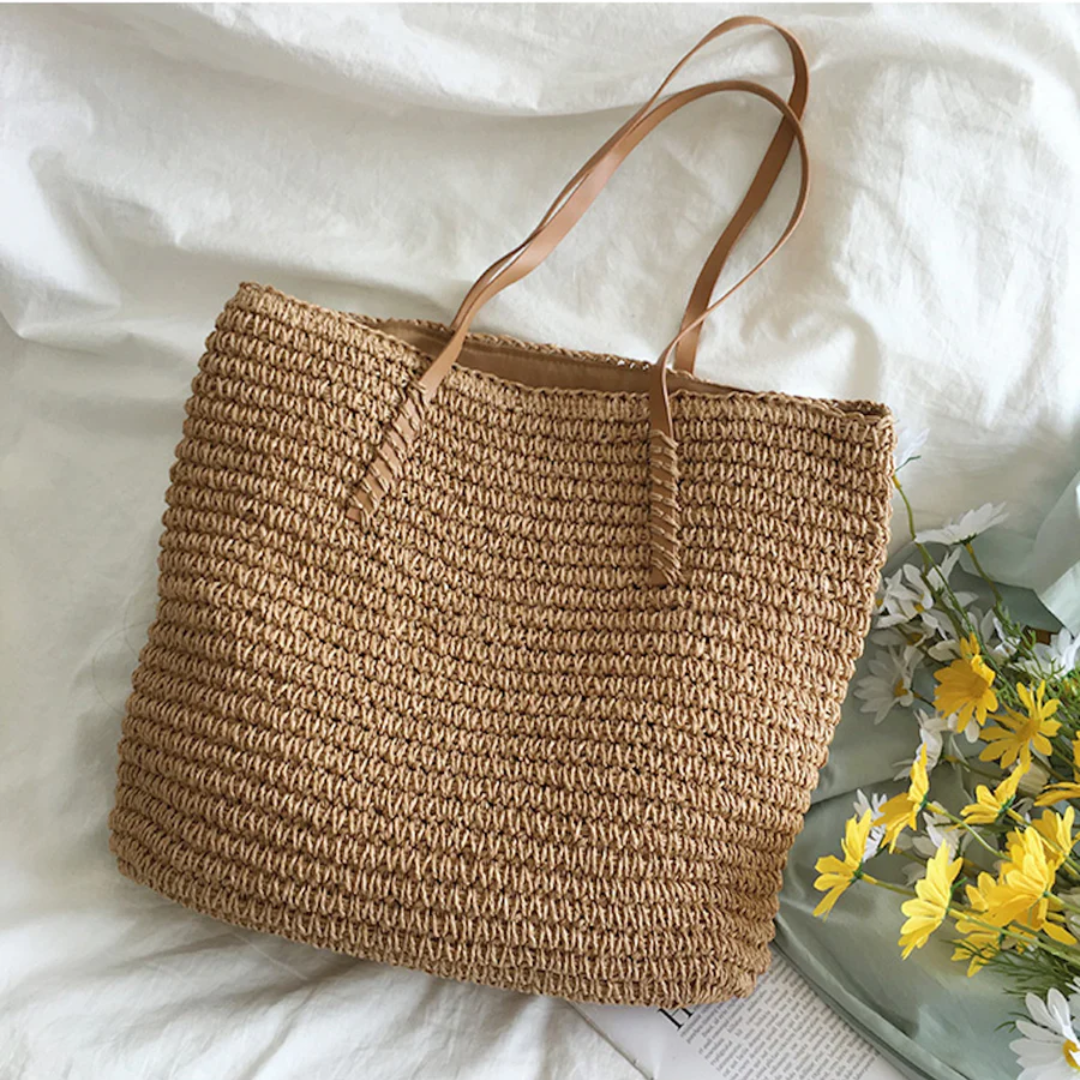 Woven Chic Handbag with Shoulder Strap for Everyday Use