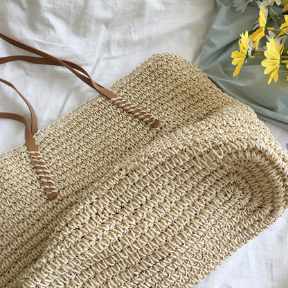 Woven Chic Handbag with Shoulder Strap for Everyday Use