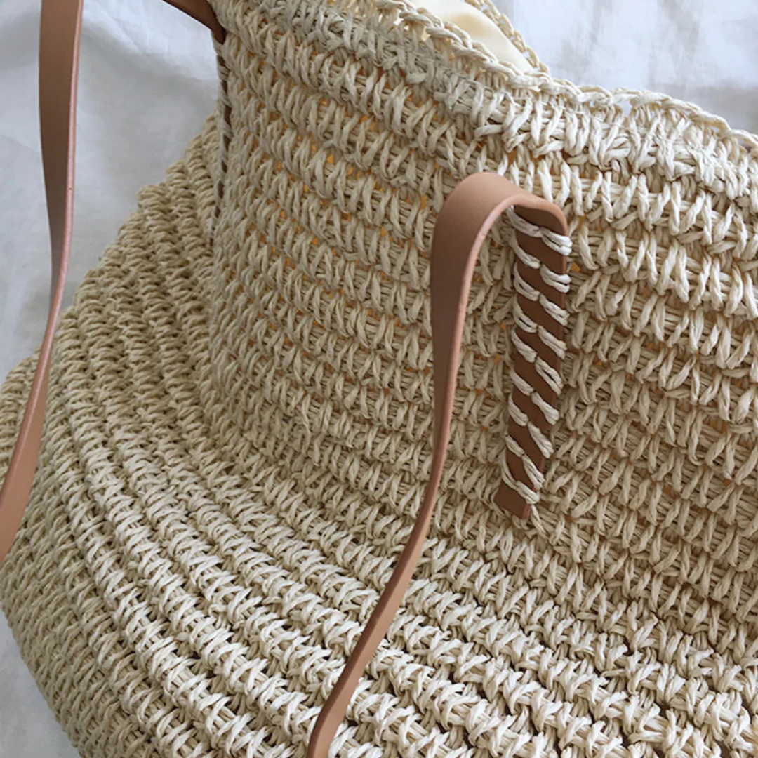 Woven Chic Handbag with Shoulder Strap for Everyday Use