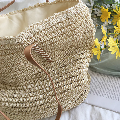 Woven Chic Handbag with Shoulder Strap for Everyday Use