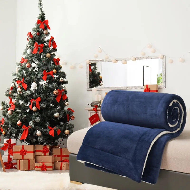 Reversible Velvet and Lambswool Blanket – Cozy for Every Season