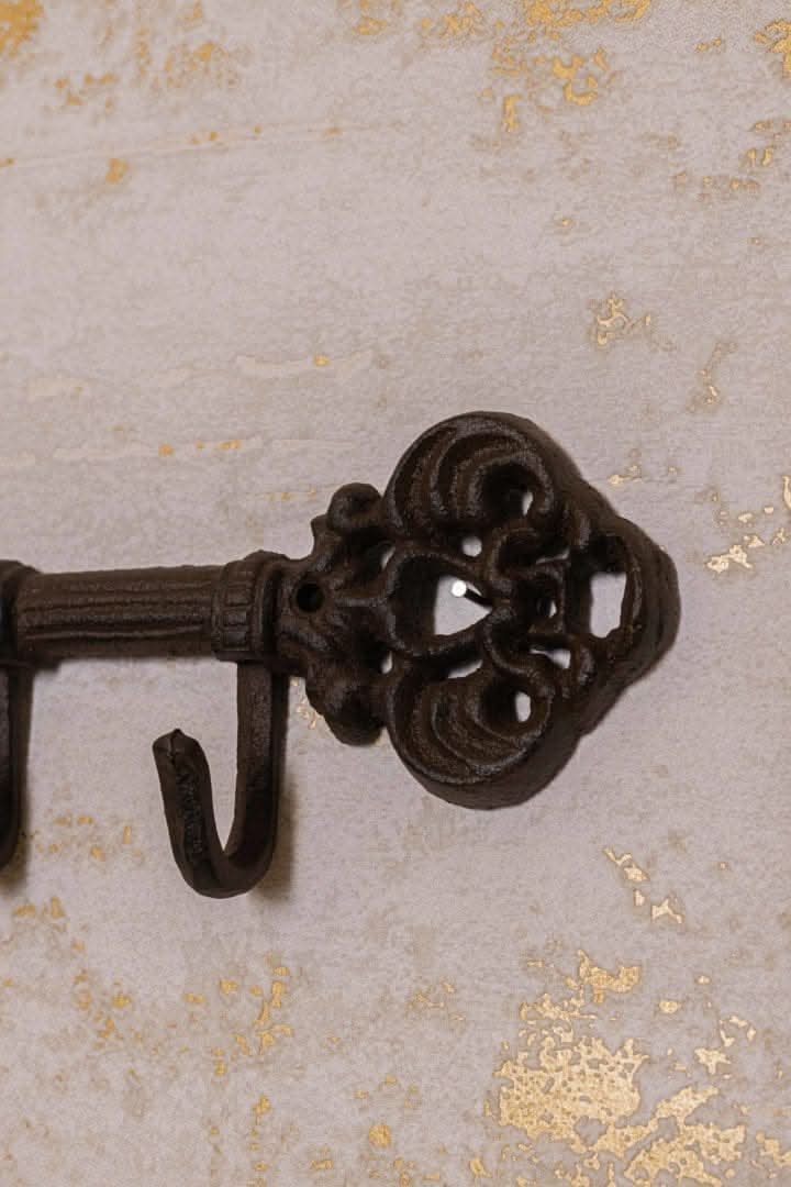Vintage Key-Inspired Wall Hook with 3 Durable Hangers