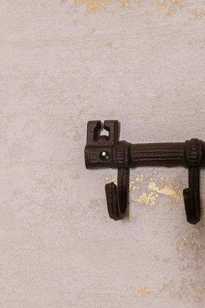 Vintage Key-Inspired Wall Hook with 3 Durable Hangers