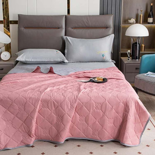 Breathable Quilted Summer Duvet for Warm Days and Hot Nights