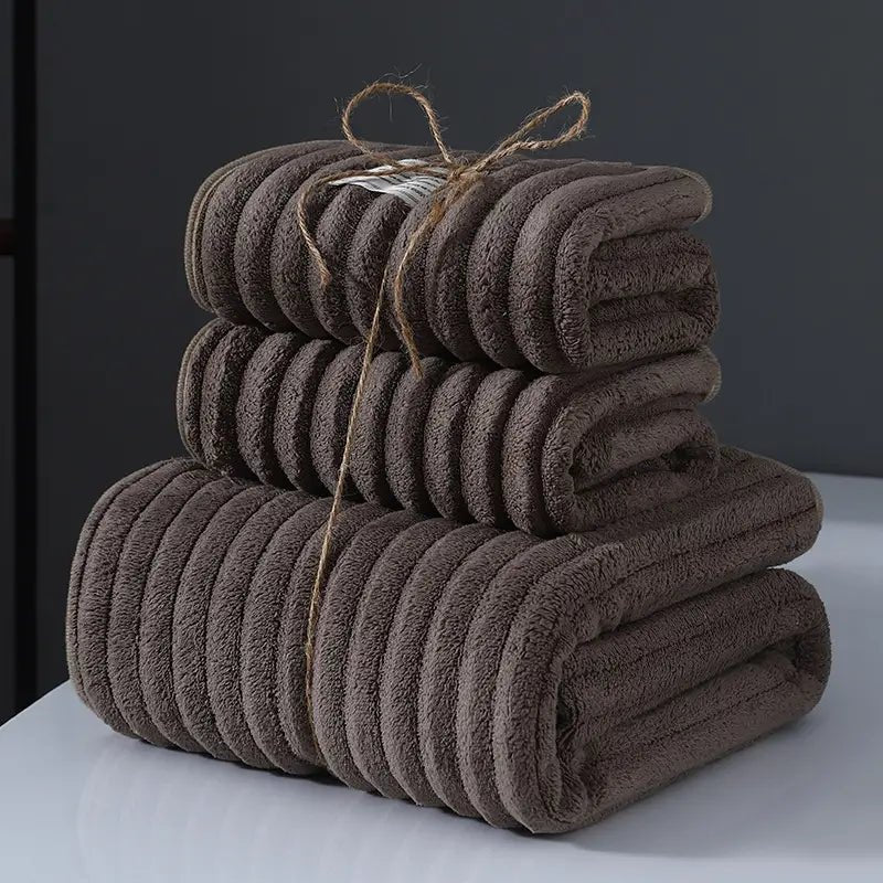 Chenille Towel Set in Earthy Hues – Soft and Cozy Experience