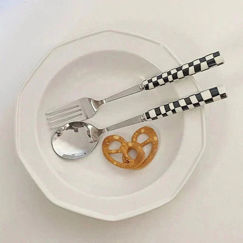 Elegant Tableware Set with Steel Cutlery and Ceramic Handles
