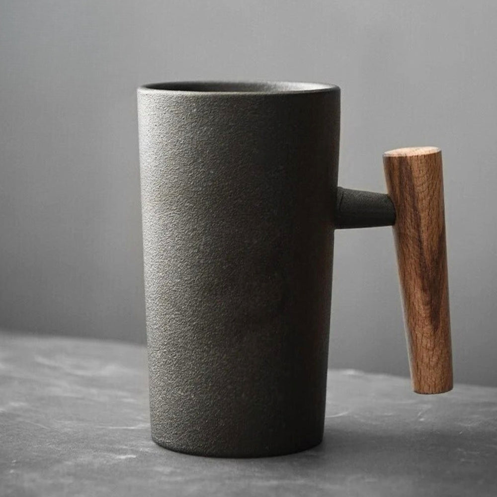 Vintage-Style Ceramic Mug – Rustic Drinkware for Beverages