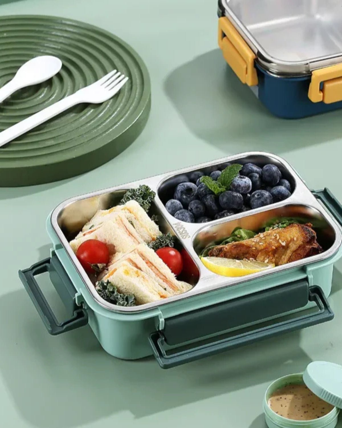 Insulated Lunchbox for On-the-Go – Stylish and Functional Design