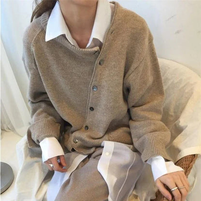 Comfortable Waistcoat with Playful Button Placket