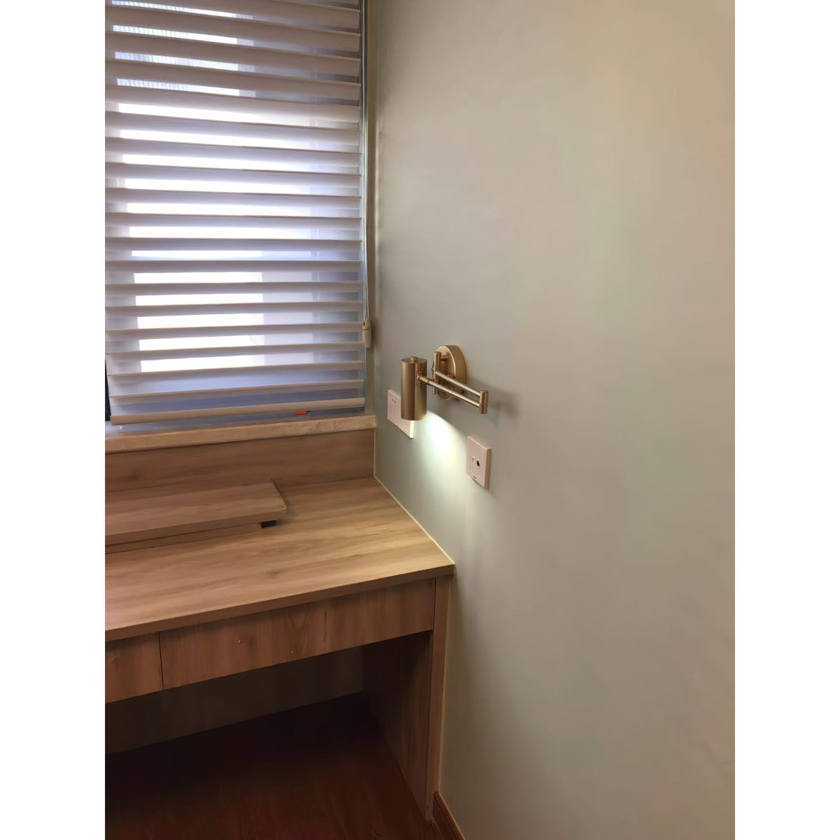 Versatile Swing Arm Wall Light for Enhanced Illumination