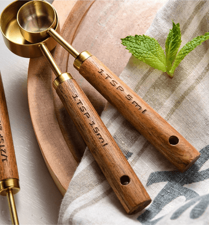8-Piece Wooden Measuring Set Made of Walnut