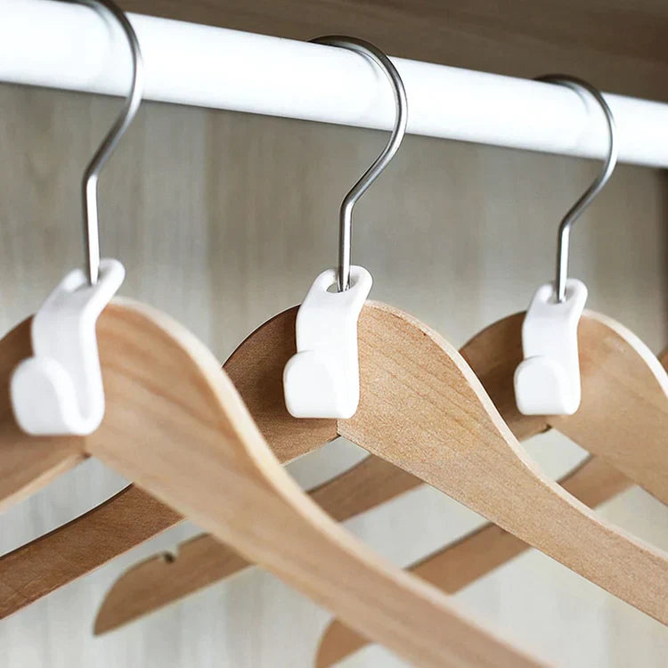Get 24 Extra SpaceSaver Hangers - Organize Your Wardrobe Efficiently!