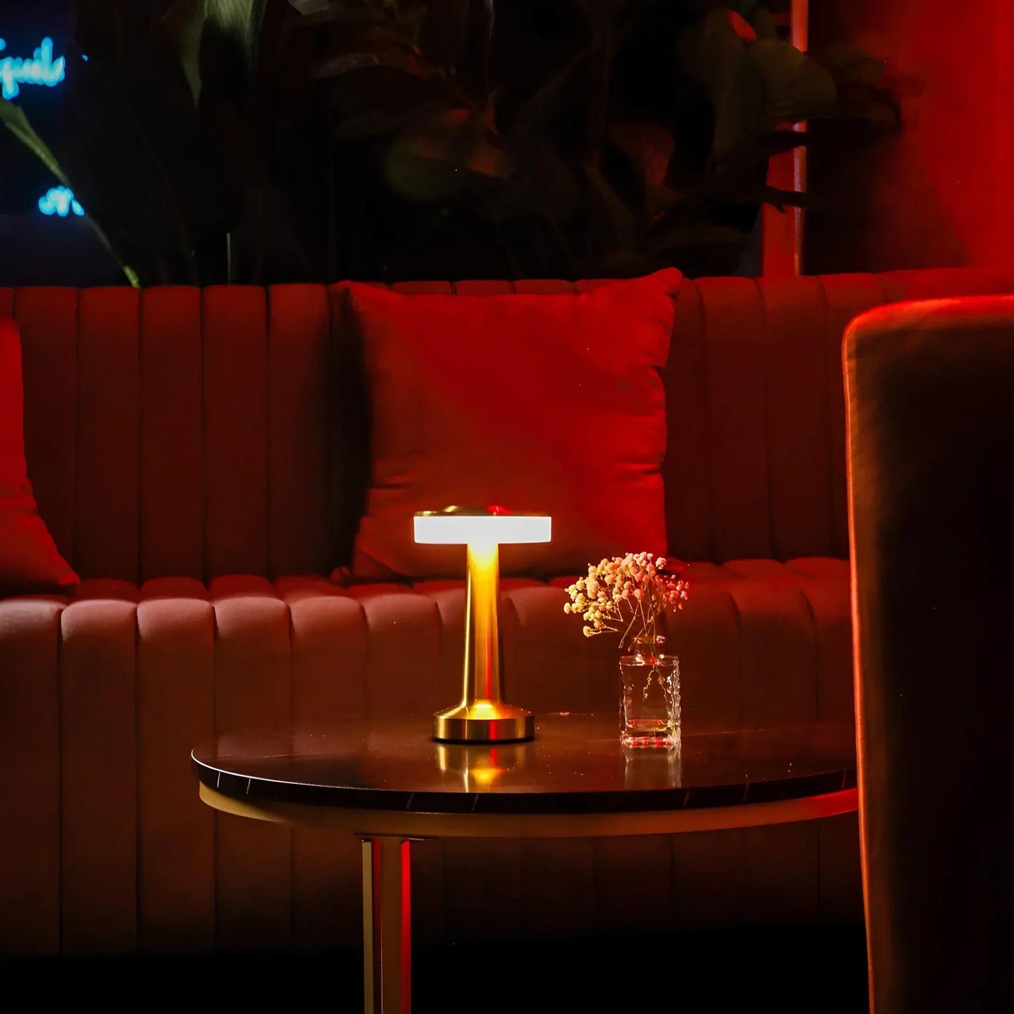 Retro Wireless Table Lamp - LumiBar Design