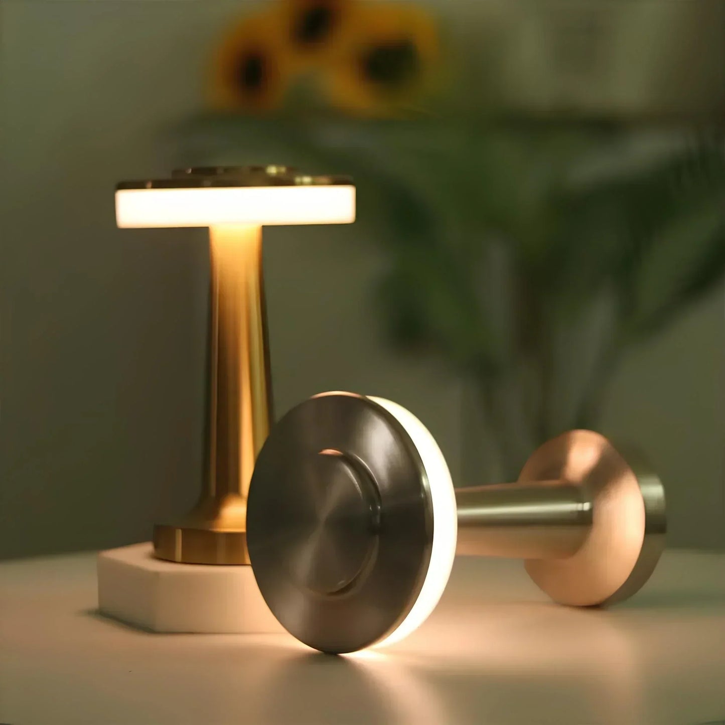 Retro Wireless Table Lamp - LumiBar Design