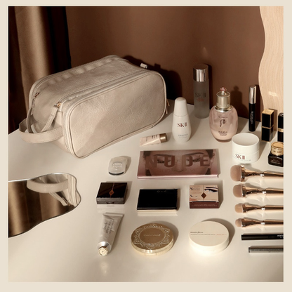 Spacious Beauty Organizer Bag for Effortless Travel