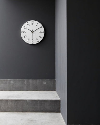 Minimalist Wall Clock – Elegant Design for Home Decor