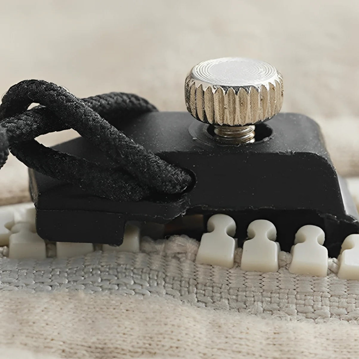 QuickFix Zipper Slider – Effortless Replacement for All Zippers